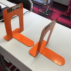 ‼️大特価‼️ ダイソー ブックエンド  ２台📚の画像