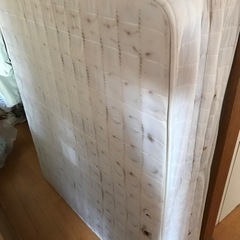 【無料】不要マットレス2個 の画像