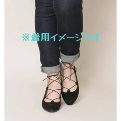 【新品未使用】コムサのレースアップパンプス2足セットの画像