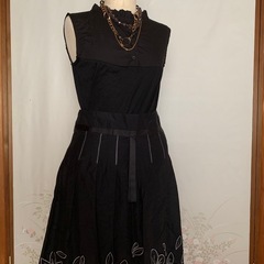 「引取先決定」黒の上下セパレート　