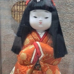 日本人形 真多呂人形 花かんざし ガラスケース付きの画像