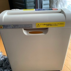 ペーパーシュレッダーの画像