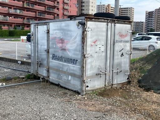 コンテナ　ガレージ　物置き