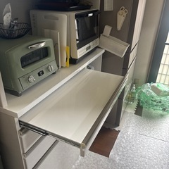 食器棚の画像