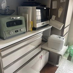 食器棚の画像