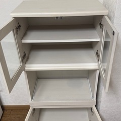 食器棚、キッチンラックの画像