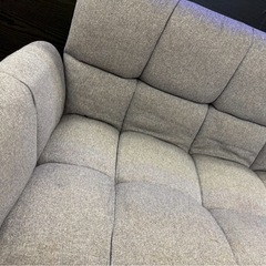 4　🛋️【2人掛けソファ／グレー】シンプルデザイン｜中古品（汚れあり）の画像