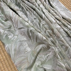 カーテンの画像