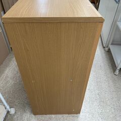 店長値引き！！★リユースのサカイ高崎店★TJ12134  食器棚 ライトブラウン H82×D39×W78 クリーニング済みの画像