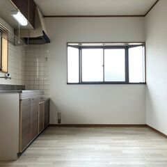 初期費用0円♪最上階角部屋、ﾘﾌｫｰﾑ済　広々39㎡、2DK、P...