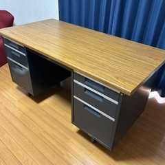 INB 事務 机の画像