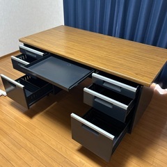 INB 事務 机の画像