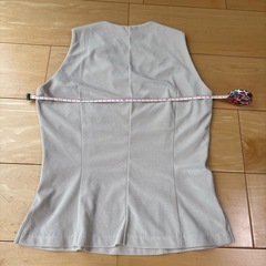FINAL STAGE ノースリーブ　タンクトップ　ゴールド　ベージュの画像