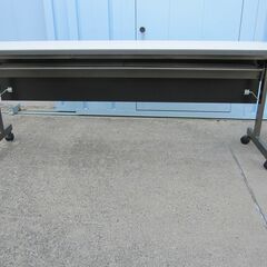 スタックテーブル　幕板あり　1800ｘ450ｘ700　ホワイト　の画像