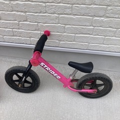 自転車　ストライダーの画像