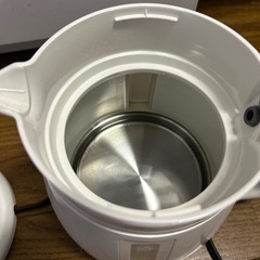 電気ポットの画像