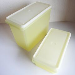 お値下げ【程度良品】タッパーウェア Tupperware SSシリーズ ２個セット ふた付 半透明 保存 保管 冷蔵 冷凍の画像