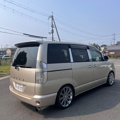 トヨタ　ヴォクシー 67.000km 車検付き！　自動車税支払い済み　滋賀県の画像