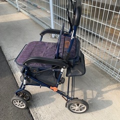 シルバーカー　　押し車の画像