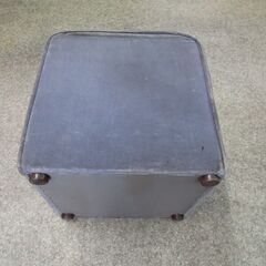 オットマン　グレー　化粧台の椅子の画像