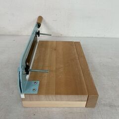のし餅切り ブルー 餅切り機 餅切り 餅切りカッター 餅切り包丁  手動餅包丁 ステンレス のしもち 調理器具 特殊包丁 A0055の画像