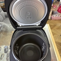 0432 Panasonic 2024年製 IH炊飯ジャー 5合炊 SR-FE101の画像