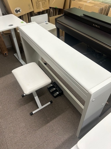 ☆美品☆2019年製☆ホワイト色☆KORG☆電子ピアノ☆