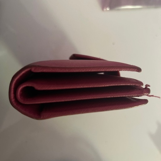 PRADA財布