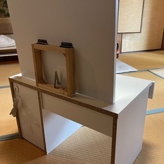 小型ドレッサーの画像