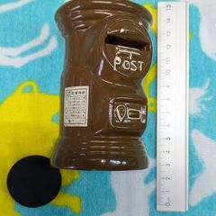 ☆貯金箱　茶色ポスト　中古品　100円　の画像
