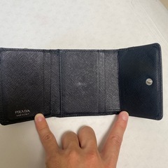 PRADA 折り畳み財布の画像