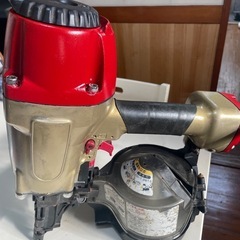 2.MAX890釘打ち機