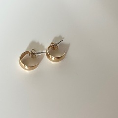 ピアス