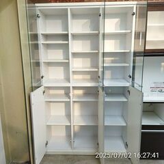 キッチン収納棚の画像