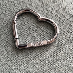 HUMAN MADE HEART CARABINER キーリングの画像