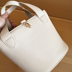 バック　1つ500円　4種類の画像