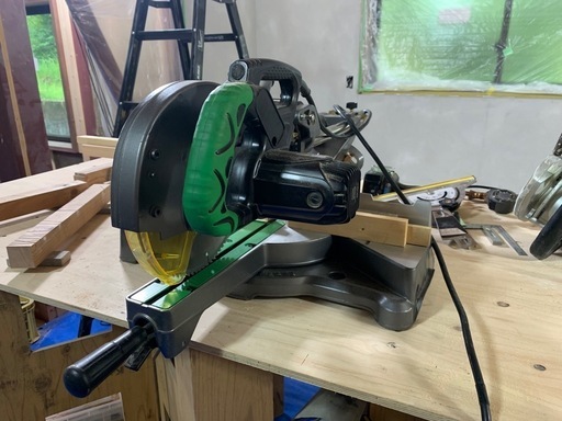 ハイコーキ216ミリスライド丸鋸