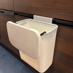 引っ掛け式ゴミ箱の画像