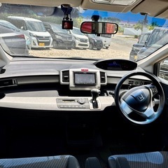 ホンダ   フリード  ハイブリッド  平成25年車の画像
