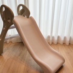 折りたたみすべり台 グレーホワイト 幅56.4×奥行109×高さ69cm おしゃれ 白 折りたたみ 滑り台 室内 屋外 1歳 2歳 3歳 トイザらス限定の画像