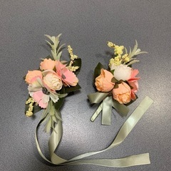 ウェディング　リストバンド＆ブートニア　ブーケの画像