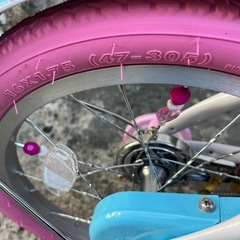 美品‼️4輪車16インチ自転車キッズバイクトイザらス限定‼️ハードキャンディ🍬バイク🍉プロフ必読の画像