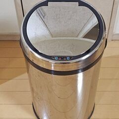 ゴミ箱 自動開閉機能付き