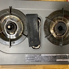 照明器具とガスコンロのセットの画像