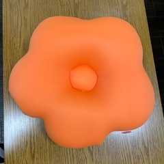 MOGU フラワークッション 　オレンジ　未使用の画像