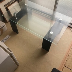 ガラステーブル