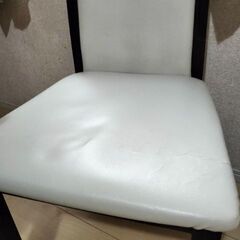 超お得！ダイニングテーブルチェア5点セット！引取限定の画像