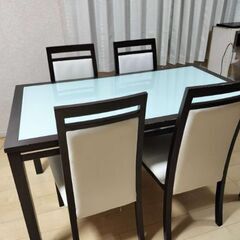 超お得！ダイニングテーブルチェア5点セット！引取限定の画像