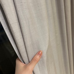 グレー　カーテン　シャンタン生地の画像