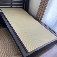 畳で和めるシングルベッド
